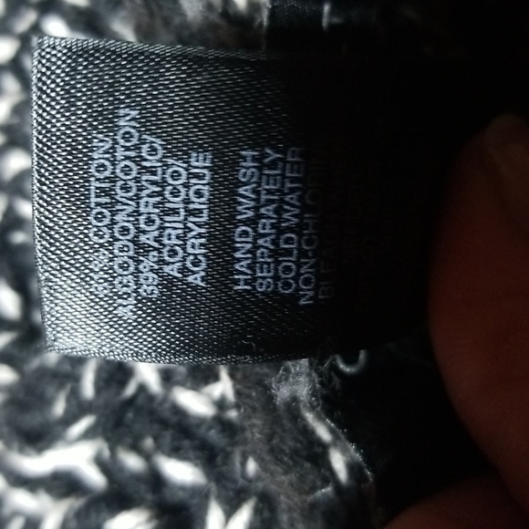 City Unltd. Black and cream knit sweater. Size small - Picture 7 of 7